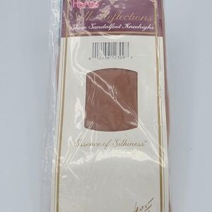 VTG Hanes Litle Color Sheer Sandalfoot Knee Highs #725 2 pair 1991 NOS NEW